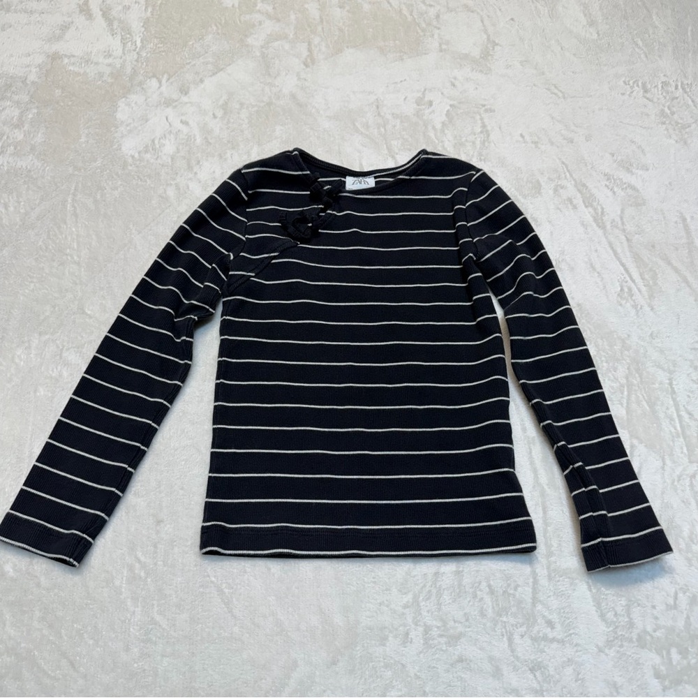 3/20$ Zara Kids Striped Ribbed Top size 8-9
